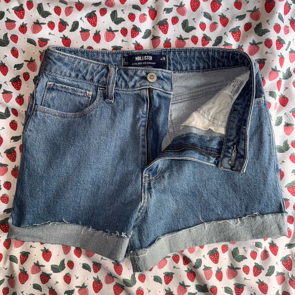 Hollister ultra high rise mom shorts